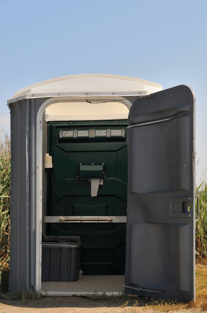 Best Portable restroom trailer rental  in Atlantic Highlands, NJ